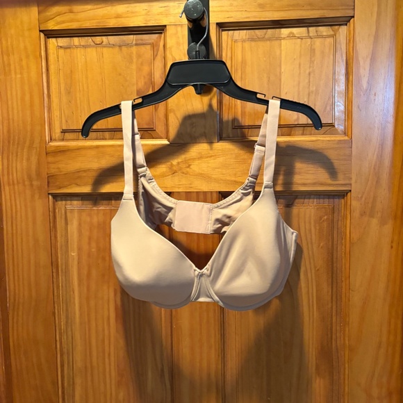Skims T-shirt Underwire Demi Bra in Mica Size 42D - Picture 2 of 5